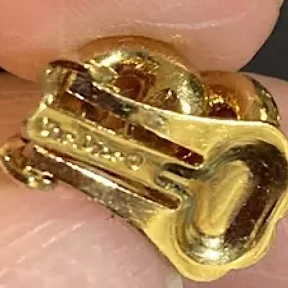 Authentic vintage Christian Dior clip on earrings - Picture 2 of 7